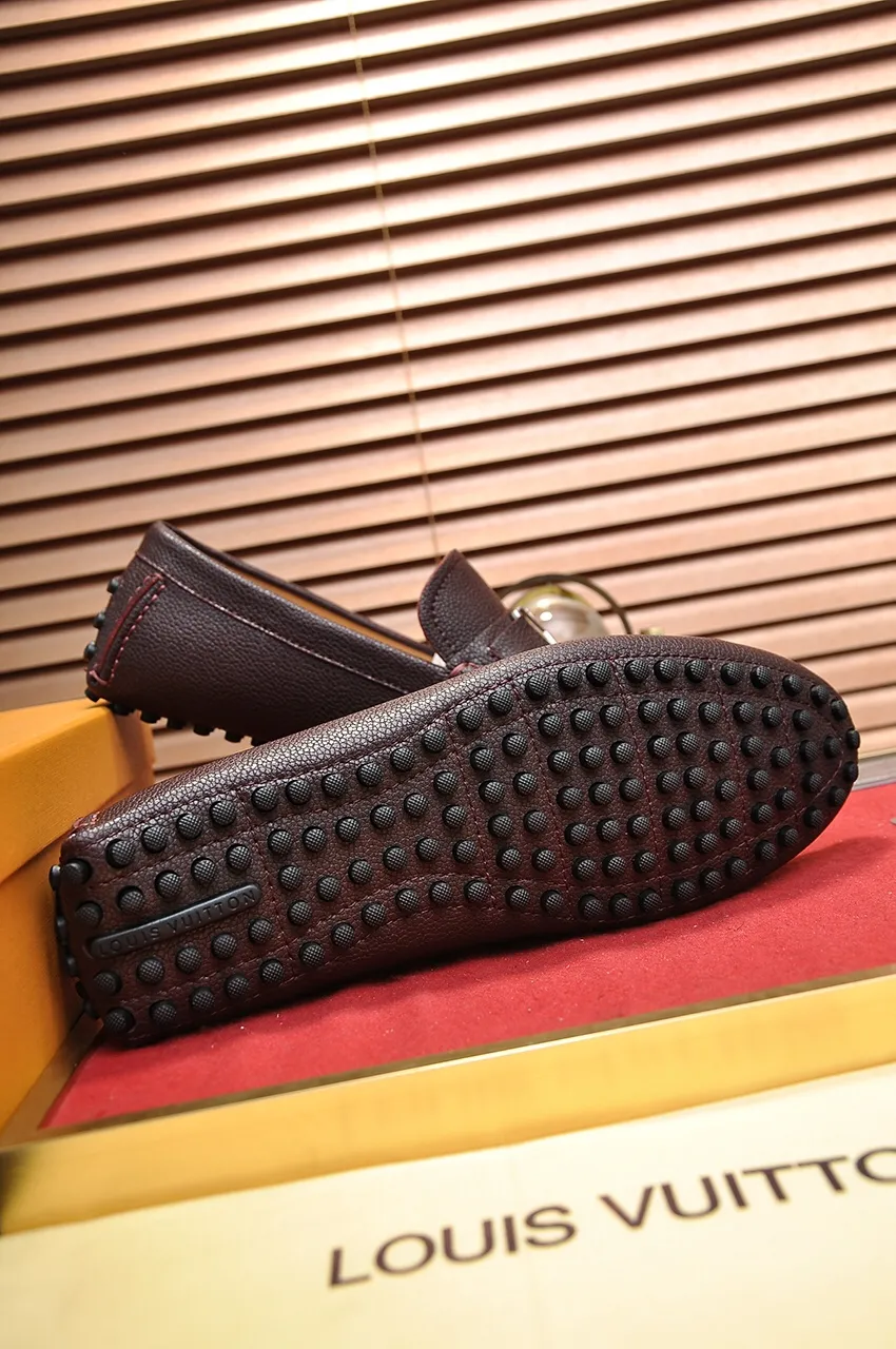 Men's men's shoes 💰420💶 [LV Doudou shoes] (water-dyed cowhide lining) new model is on the market, available on the official website. The new Doudou shoes are processed into single-color materials, and the uppers are made of imported horsehide leather. The body of the shoe is fully hemmed with mark thread, and is lined with imported original cowhide leather. The elegant shoe shape is super suitable for all-matching, and the size is 38-44.